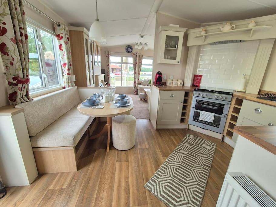 Amazing 2Bedroom Caravan In Lincoln, Tattershall Exterior foto